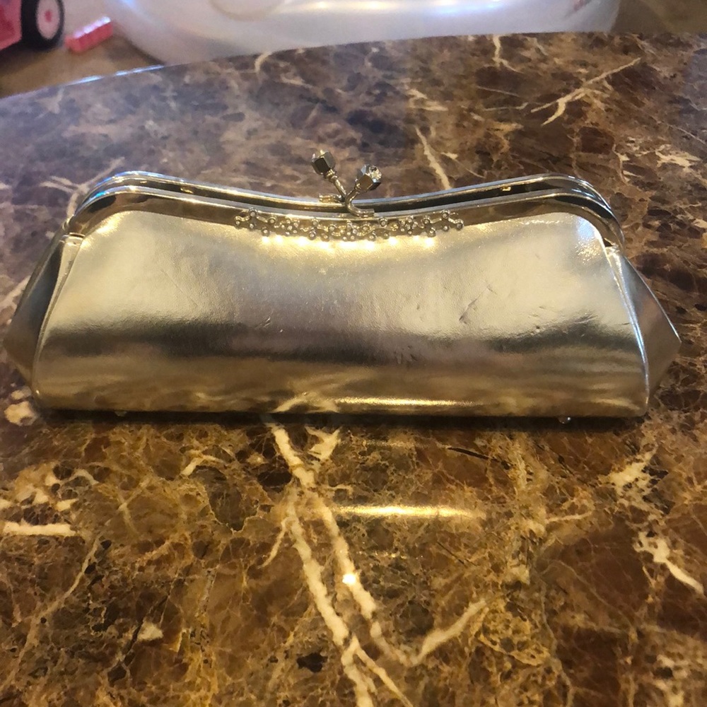 Silver/rhinestone hard bodied clutch with chain attachments